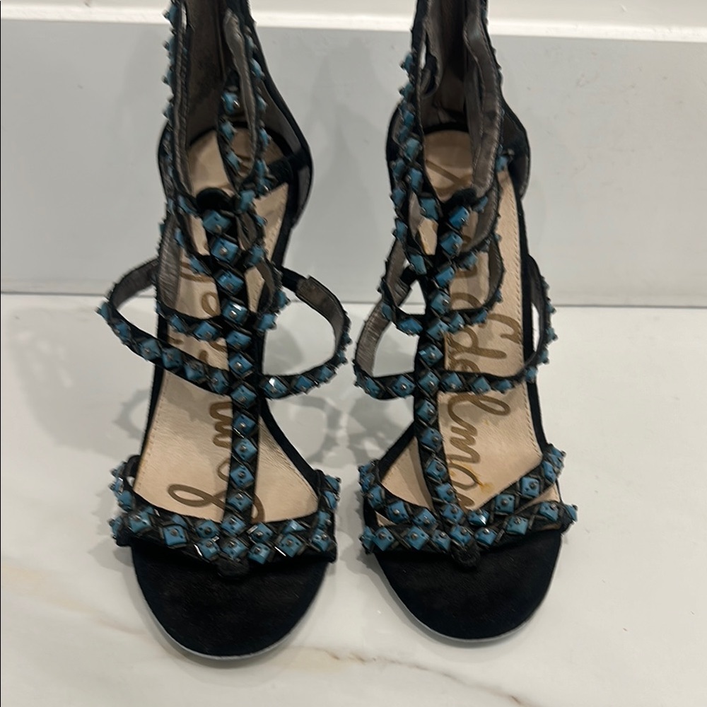 Elegant Black and Blue Heels with Strappy Design